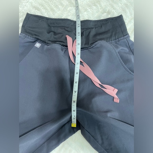 FIGS Technical Collection Gray Jogger Scrub Pants XS EUC - Picture 9 of 10